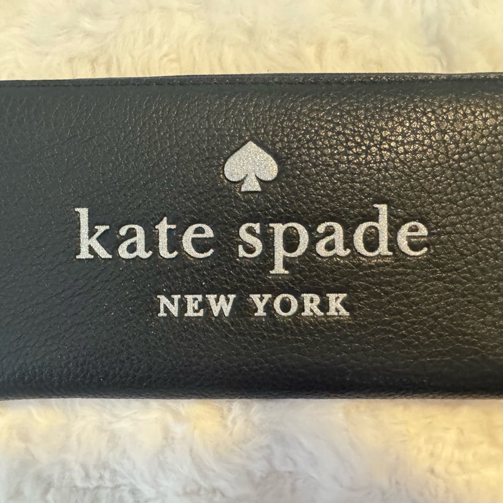Kate Spade Wallet. Lack wallet silver sparkle letters